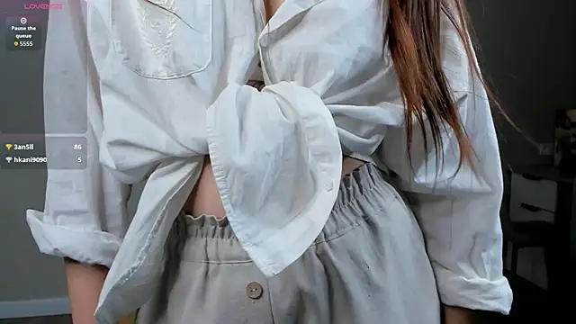 LareeGuzzo: онлайн-секс-чат