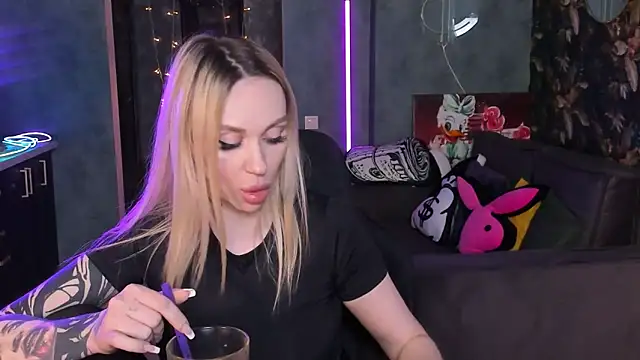 Blckmirrorr – Live XXX-chat