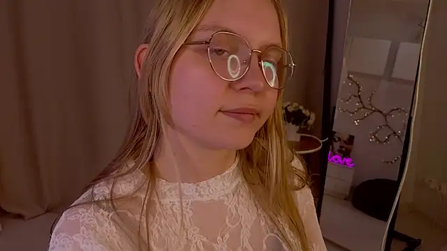 AlicaCohill élő XXX-chatje