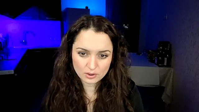 XXX chat uživo modela Cerann1