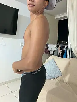 Leonarrrd_01 Pertunjukan Webcam