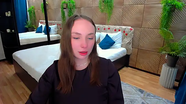 TrueReincarnation Chat XXX live