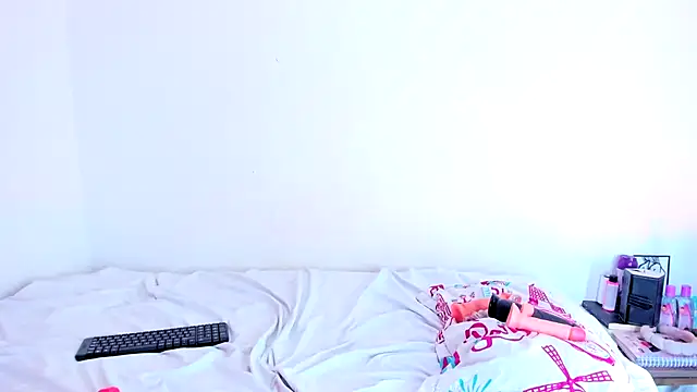 Emily_Coper18 Live XXX-Chat