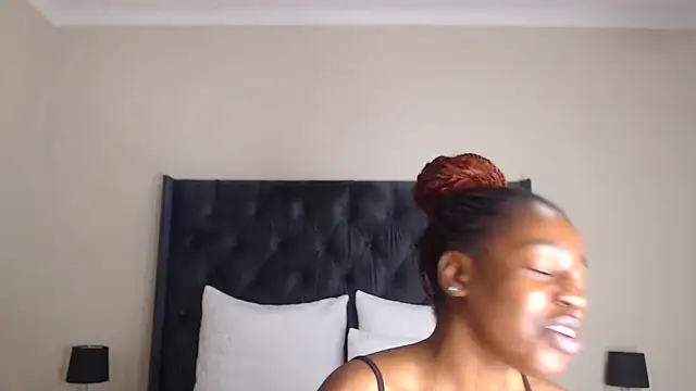 Chatroom XXX en direct de Sexynaughty_Girl