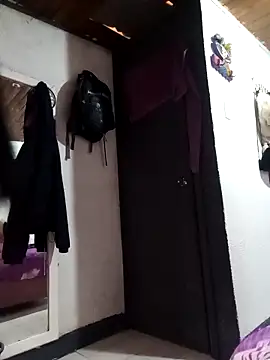 Zeyra_hot Show in webcam