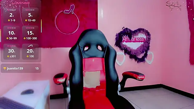 Karlaa_Hernandez_ Pertunjukan Webcam