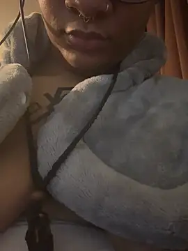 Živý XXX chat nickytheehawtie