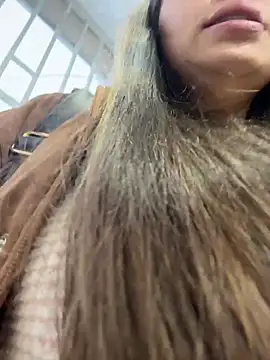 LIZ-06_ Adlı Modelin Canlı XXX Sohbeti