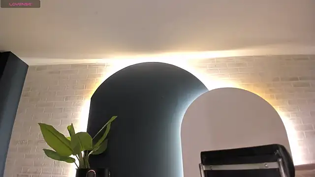 SunnyRivers' Live XXX Chat