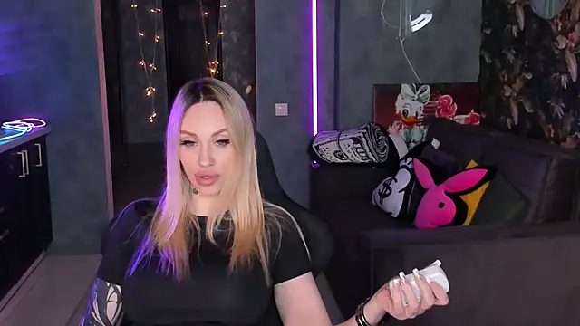 Blckmirrorr Adlı Modelin Canlı XXX Sohbeti