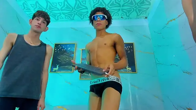 Spicy_guys Adlı Modelin Web Kamerası Şovu