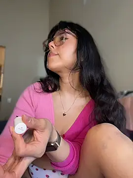 Evie-Luna Adlı Modelin Canlı XXX Sohbeti