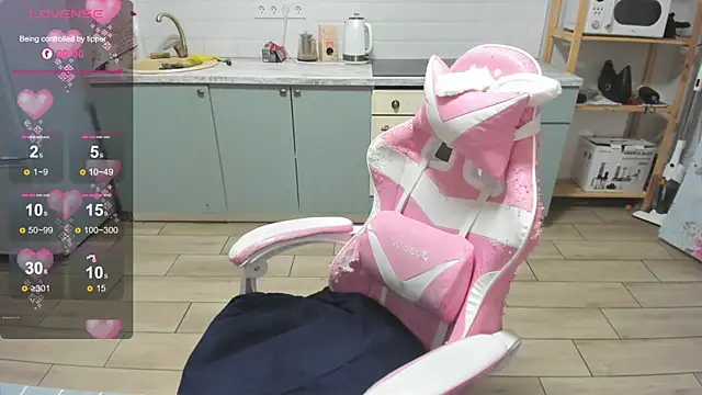 LinaElasm élő XXX-chatje