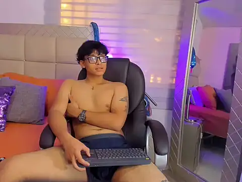 Chat +18 de mathias_oberlin ao vivo