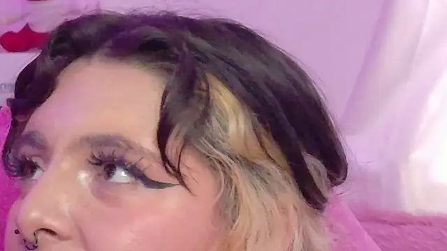 Sachi_Meow Adlı Modelin Canlı XXX Sohbeti