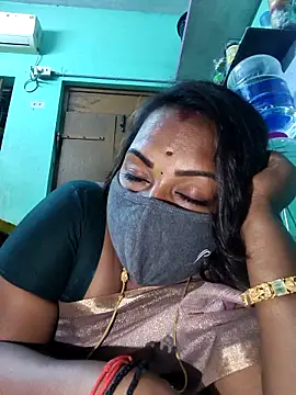 Pokazy przed kamerką – Tamil_Hot_Priya