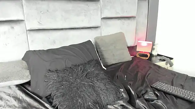 Chat +18 de Jessica_Beltrann ao vivo