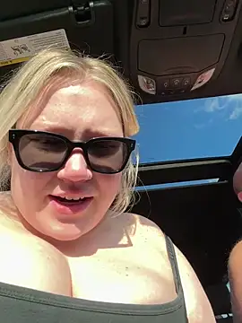 Chat +18 de PiggyRose ao vivo