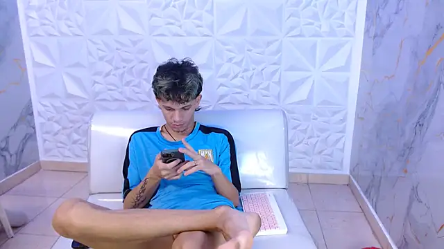 Chat XXX Live andy_dan18