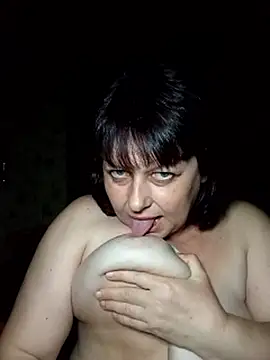 AuroKaria Live XXX Chat