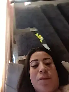 Emily_Kooper Adlı Modelin Canlı XXX Sohbeti