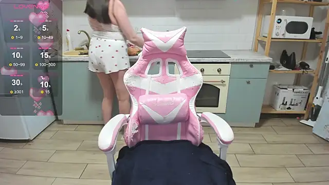 LinaElasm's Live XXX Chat