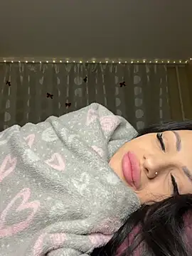 Layana_Ro Adlı Modelin Canlı XXX Sohbeti