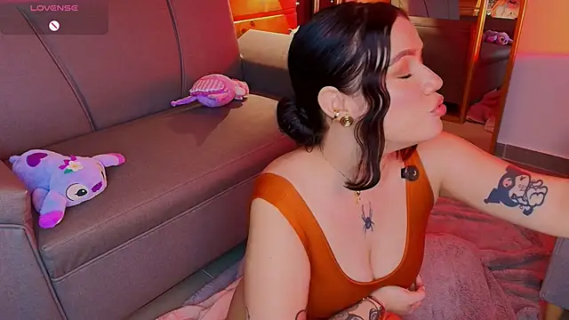 aria_bloomer's Live XXX Chat