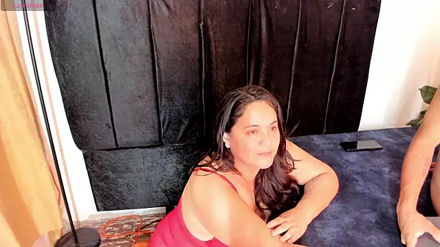 Maturecouple1 Show in webcam