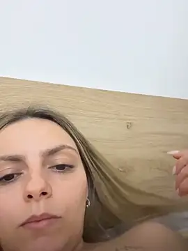 diavola_bionda webcam show