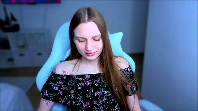 StellaLawless: онлайн-секс-чат