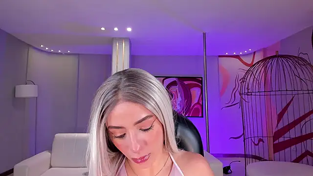 IsabellaMoreau's Live XXX Chat