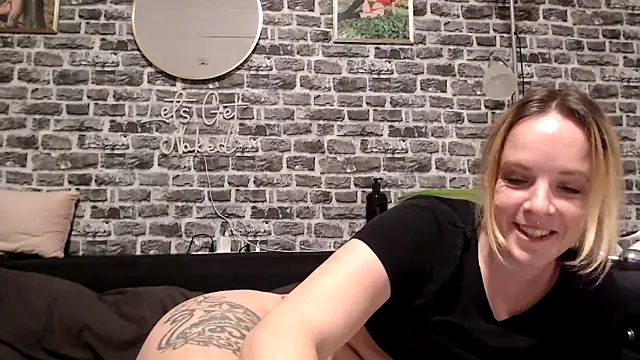 SexyMilf_38 Show Webcam