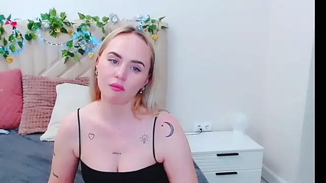 LiluMoon__: онлайн-секс-чат