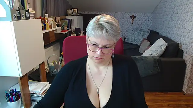 bigtits4you: онлайн-секс-чат