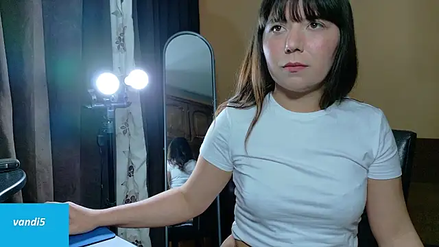 VandiFive Live XXX-chat