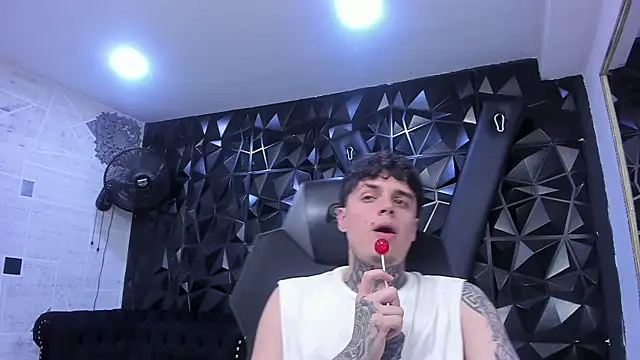 Declan-Foxx webkamerás műsora