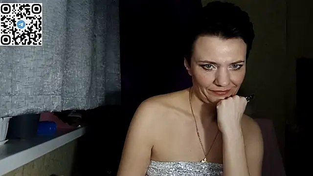 HotMamaQueen234: απευθείας συνομιλία ΧΧΧ