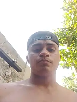 Chat +18 de HOTRAINYGOLDEN ao vivo