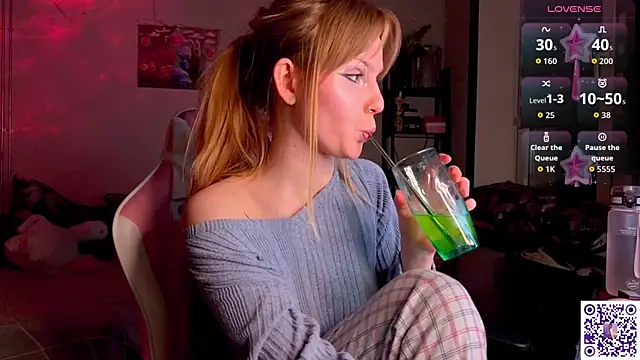 Lunaacyy: απευθείας συνομιλία ΧΧΧ