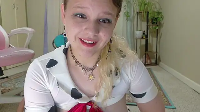 Emihaze: онлайн-секс-чат