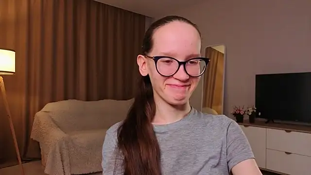 BettyBrowni Show in webcam