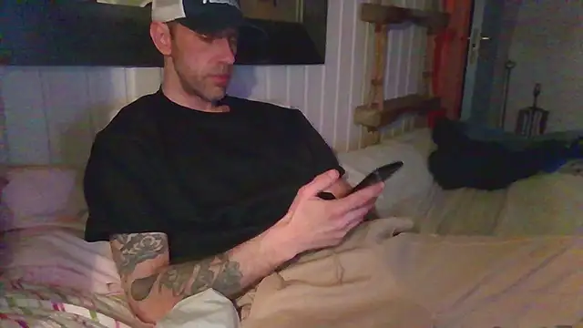 Stock-Holmes Live XXX Chat