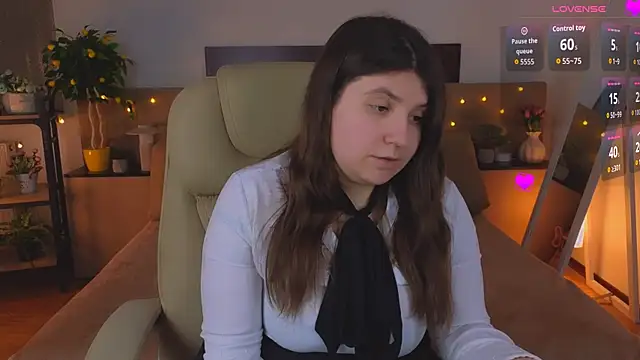 Viola__Shy: онлайн-секс-чат