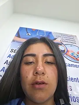 Chatroom XXX en direct de CAROLINE__07