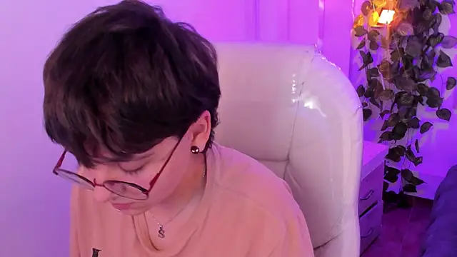 Nathaly_ds Adlı Modelin Canlı XXX Sohbeti