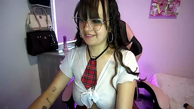 Pinkvixen69's Live XXX Chat