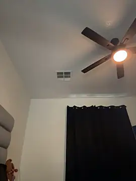 nikkiloveee's Live XXX Chat