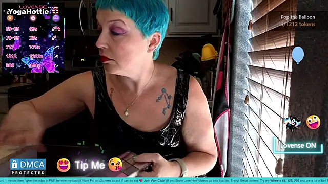 YogaHottie76's Live XXX Chat