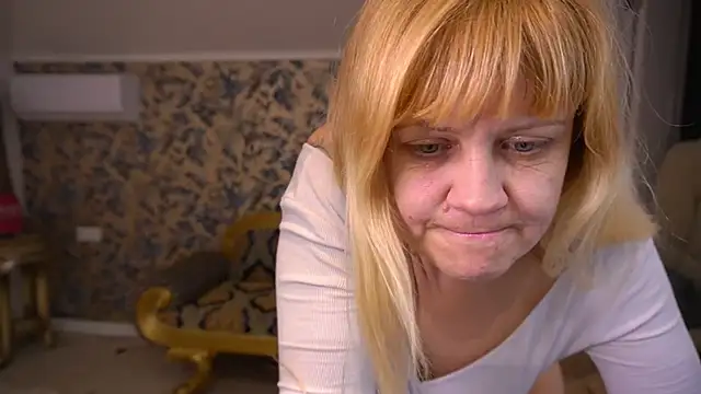 BellaLaPetit – Naživo XXX chat